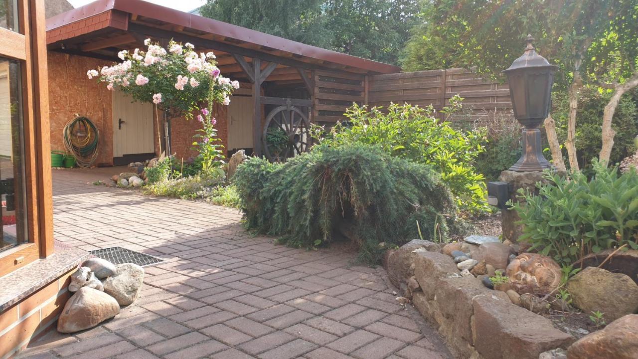 Haesselhof - 80Qm Ferienwohnung Im Zentrum Von Bad Liebenwerda Buitenkant foto